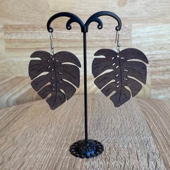 NWT Wooden Palm Leaf Dangle EARRINGS - Picture 3 of 7